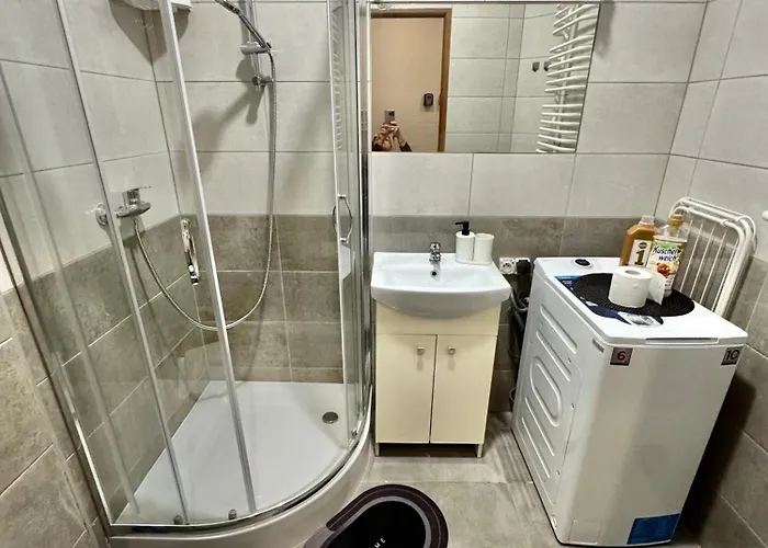 Przy Parku Roz אכסניה שורזוב